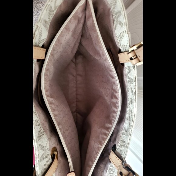 MK Michal Kors Signature Classic Tote Bag - Picture 12 of 15